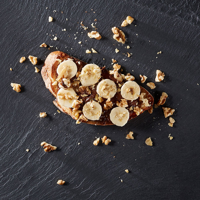 toast with banana toppings